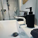 Hotel Standard 3 - Private Bathroom - Heiti Gsteig