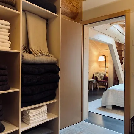 Standard 3 - Private Bathroom - Heiti