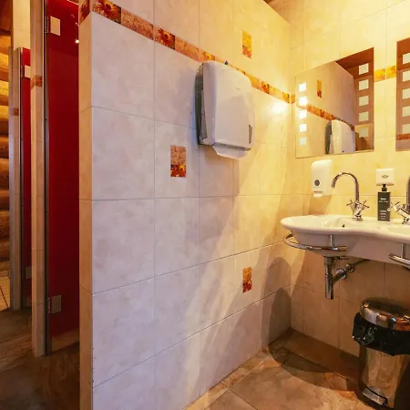 Standard 3 - Private Bathroom - Heiti 2* Gsteig