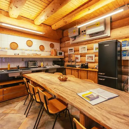 Standard 3 - Private Bathroom - Heiti فندق Gsteig